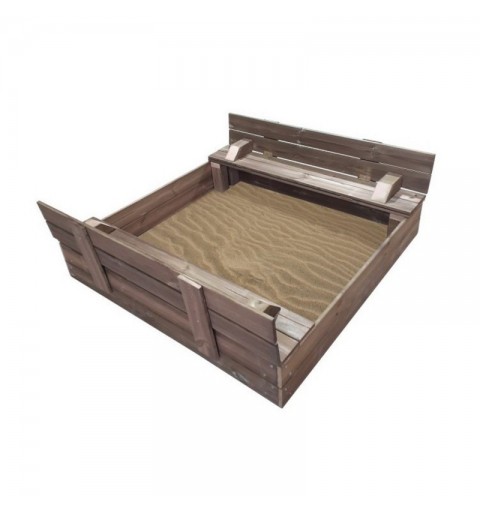 Arenero cubierto con banquitos